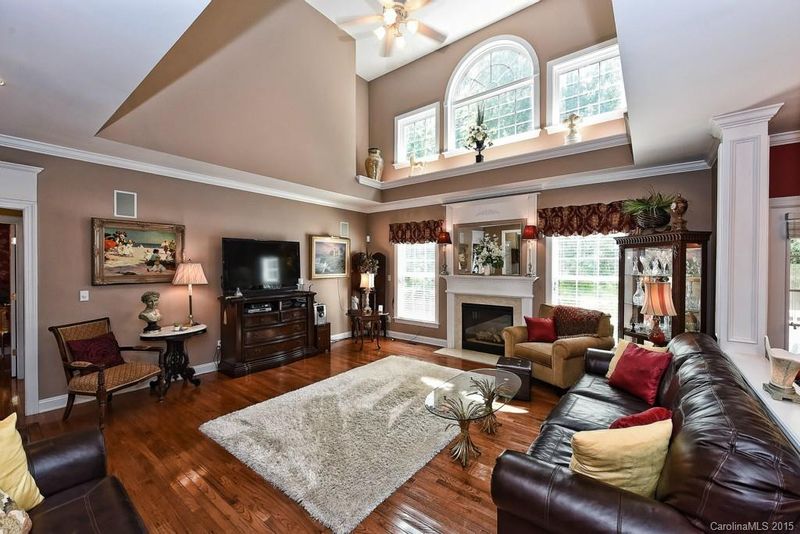 10483 Gunnison Ln, Charlotte, NC 28277