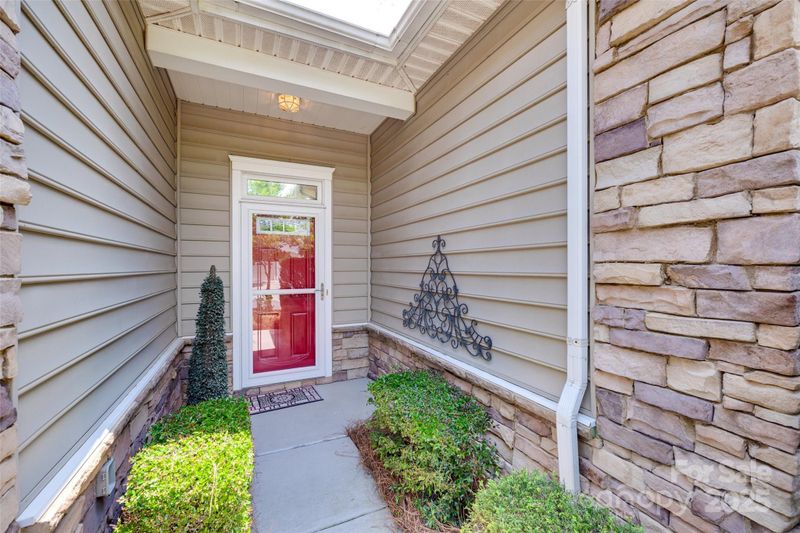 1033 Knob Creek Ln, Tega Cay, SC 29708