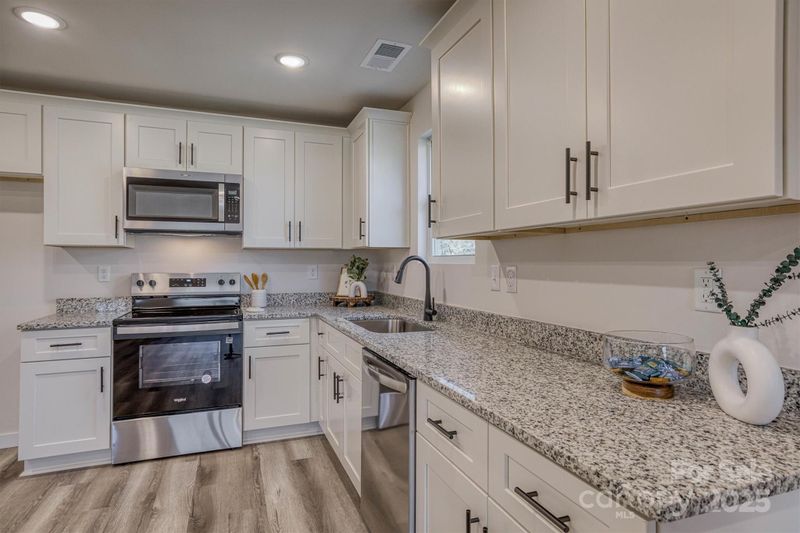721 32nd St NE, Conover, NC 28613