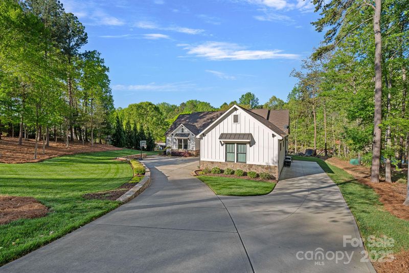 327 Kenway Loop, Mooresville, NC 28117