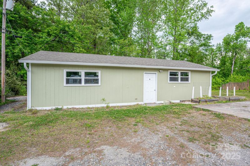 400 Houser St, Cherryville, NC 28021