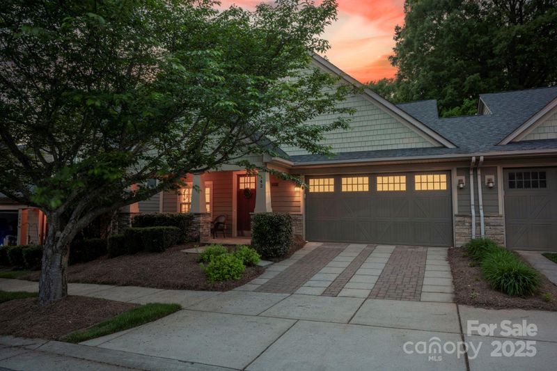 142 Aztec Cir, Mooresville, NC 28117