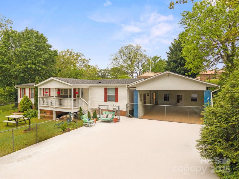 1106 3rd Ave SW, Hickory, NC 28602