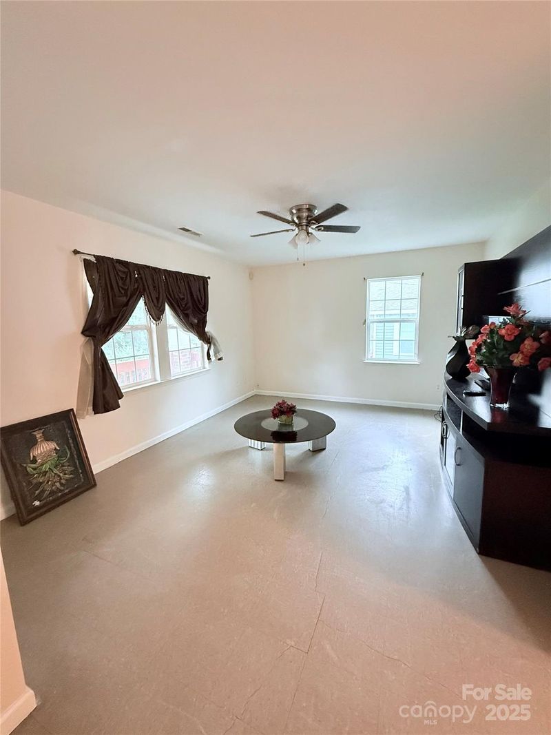 522 Pennsylvania Ave, Charlotte, NC 28216