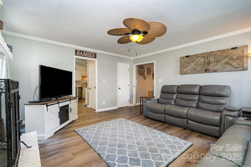 2278 Jon Chris Dr, Harrisburg, NC 28075
