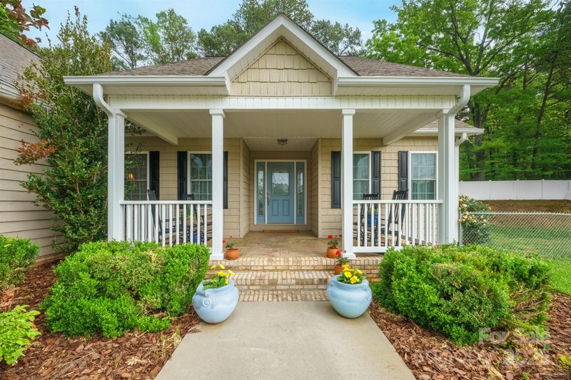 2646 N Olivers Cross Rd, Newton, NC 28658