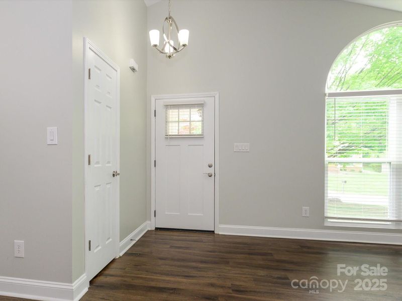 6129 Sunbridge Ct, Charlotte, NC 28269