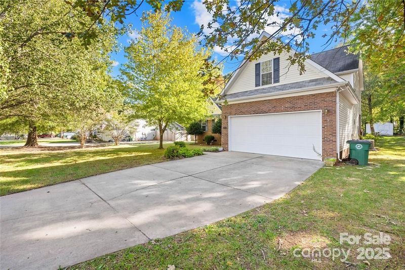 1035 Hawthorne Dr, Indian Trail, NC 28079