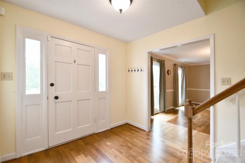 202 Brookmeade Dr, Statesville, NC 28625