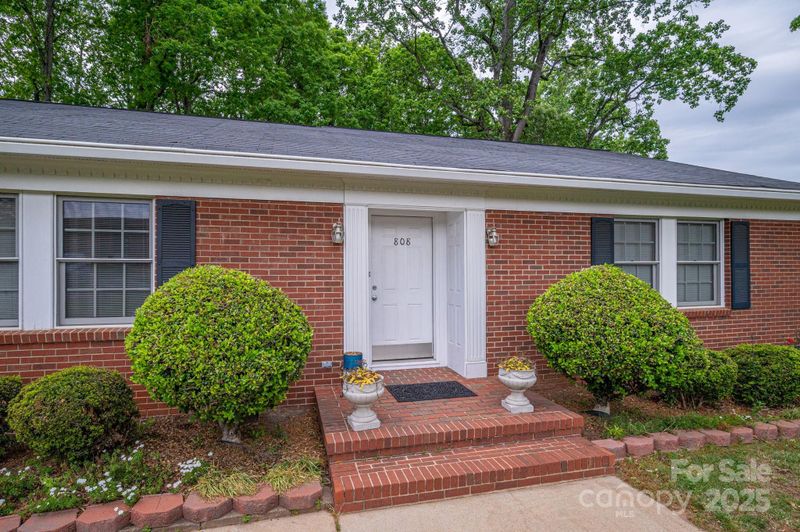 808 6th Ave SW, Conover, NC 28613