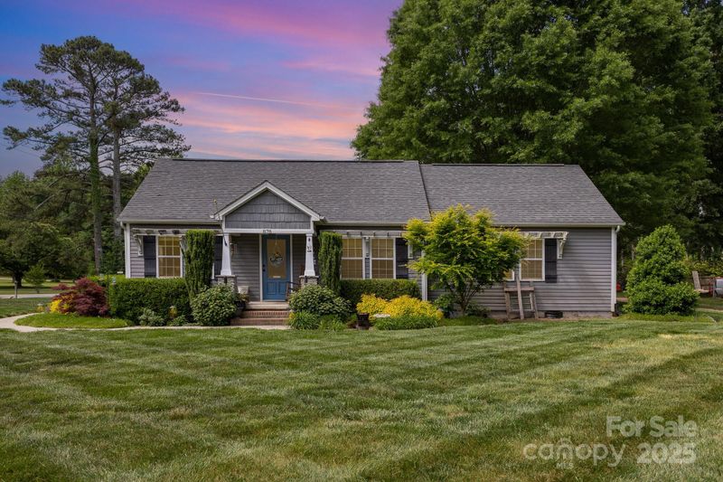 878 Cold Springs Rd, Concord, NC 28025
