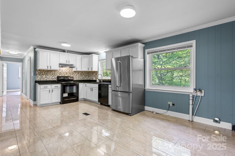 634 7th Avenue Pl SE, Hickory, NC 28602