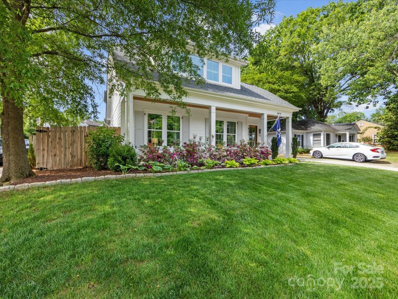 1614 Brook Rd, Charlotte, NC 28205