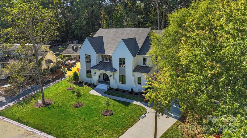 3030 Brookridge Ln, Charlotte, NC 28211