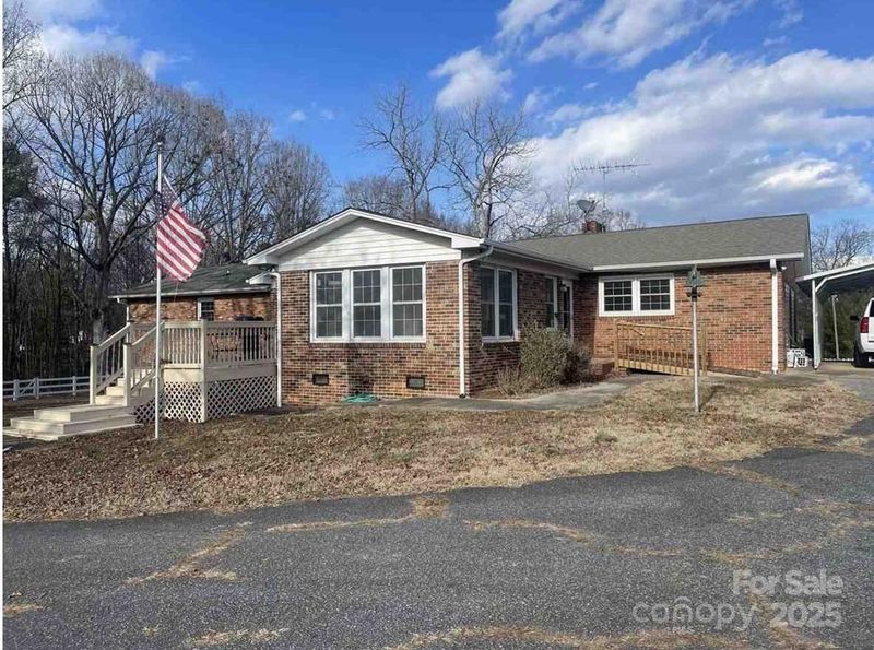 7431 George Hildebran Rd, Hickory, NC 28602