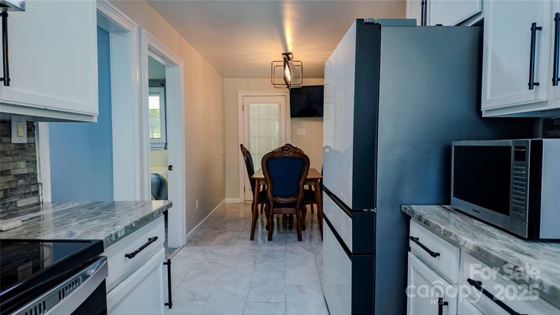 403 3rd St NW, Conover, NC 28613