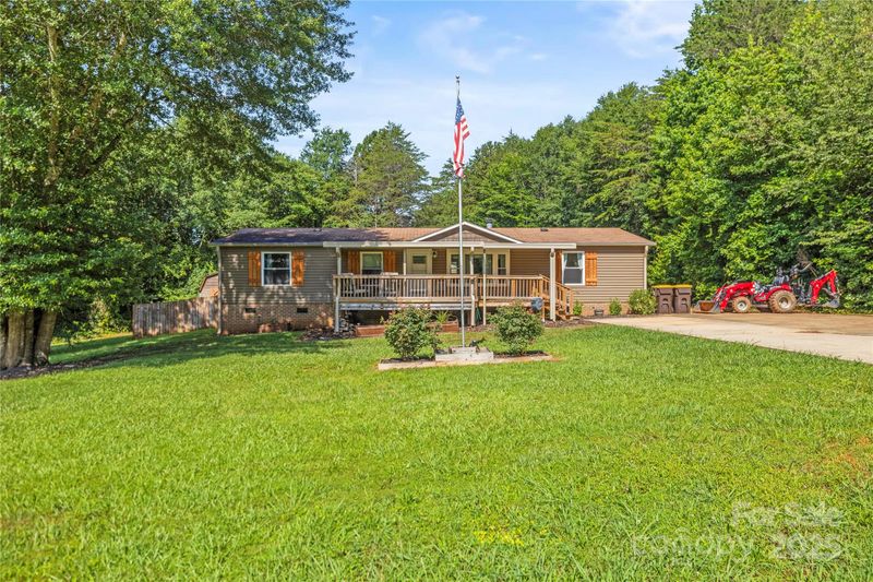 1005 Caldon Dr, Stanley, NC 28164