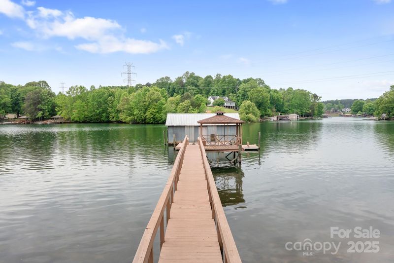 4798 Lynwood Rd, Sherrills Ford, NC 28673