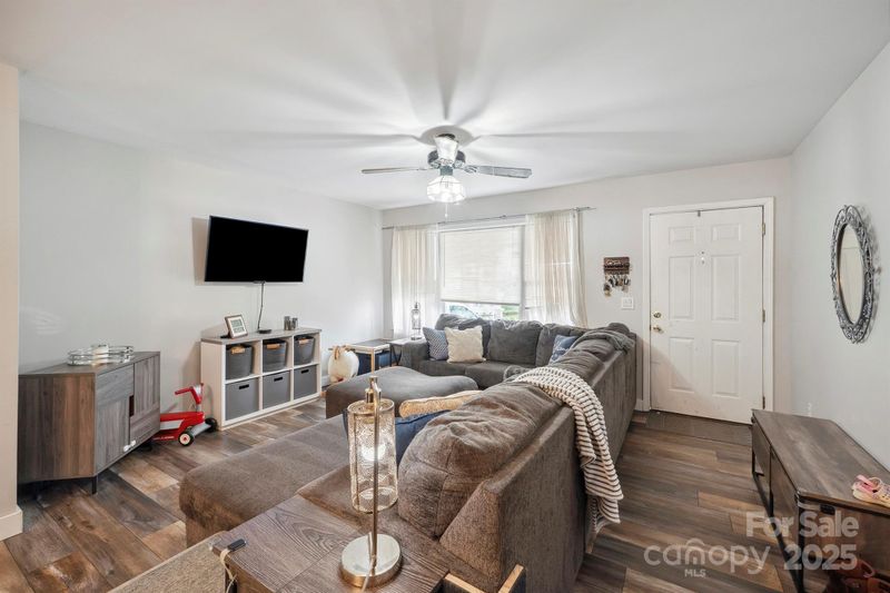 2324 7th Ave NW, Hickory, NC 28601