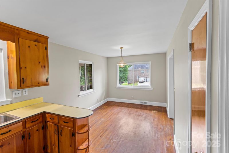 5209 Markay St, Matthews, NC 28105