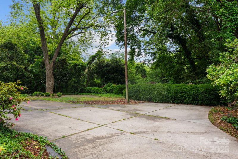 920 Queens Rd, Charlotte, NC 28207
