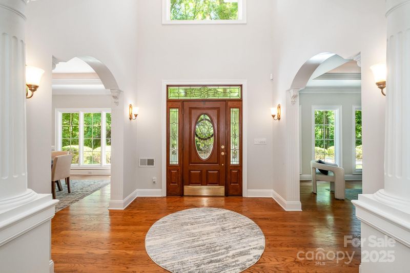 6868 St Peters Ln, Matthews, NC 28105