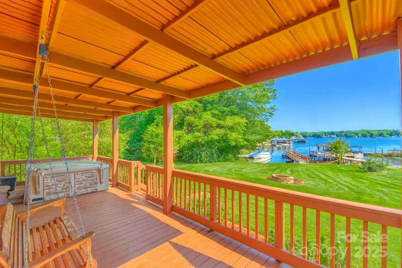 7942 Vista View Dr, Sherrills Ford, NC 28673