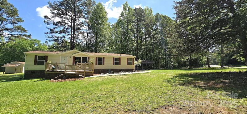307 Aquarius Dr, Clover, SC 29710