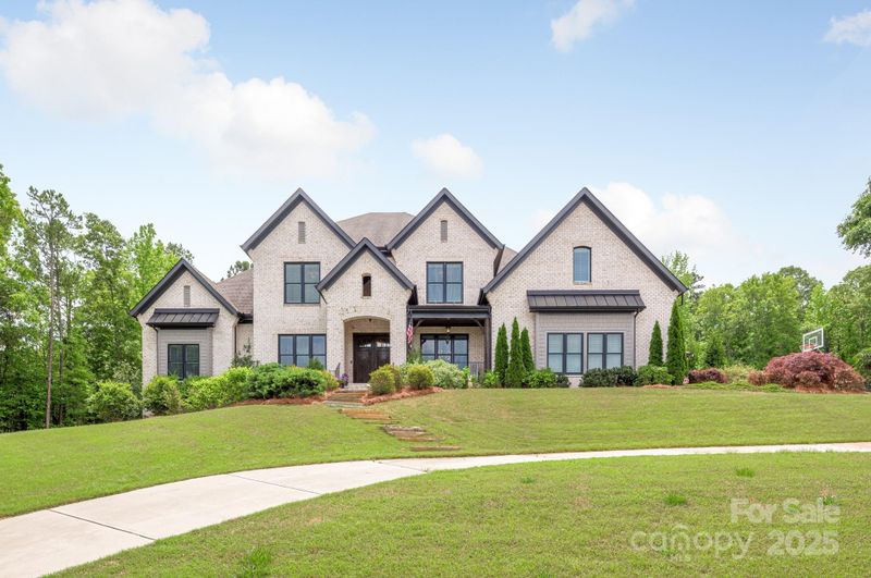1045 Spyglass Ln, Waxhaw, NC 28173