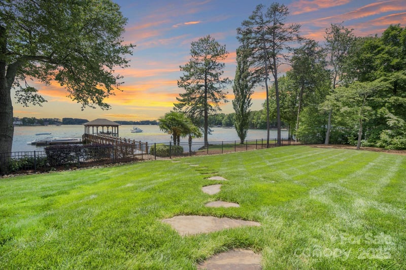 17112 Green Dolphin Ln, Cornelius, NC 28031