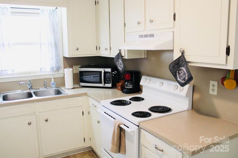 200 Elizabeth Ave #1, Monroe, NC 28112