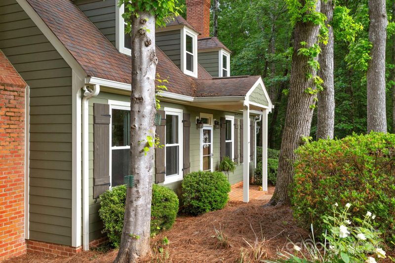 8400 Prince Valiant Dr, Waxhaw, NC 28173