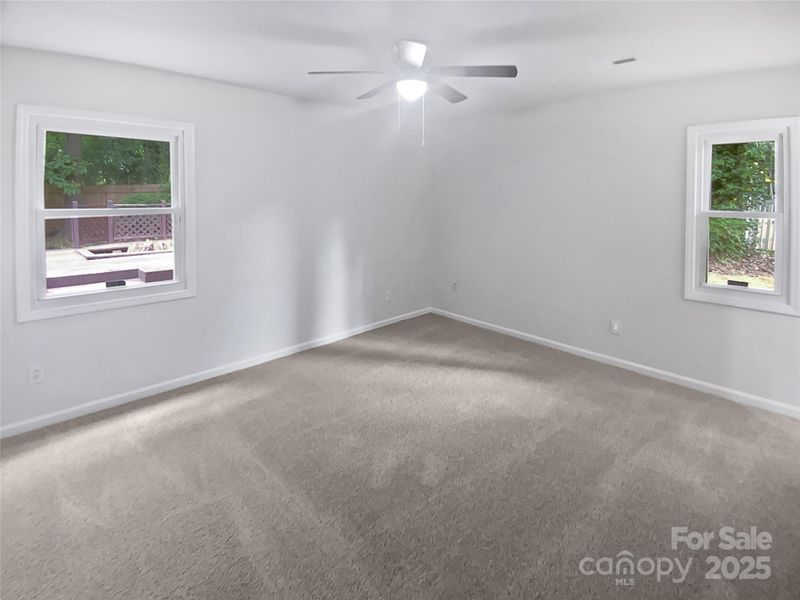 8600 Eaglewind Dr, Charlotte, NC 28212