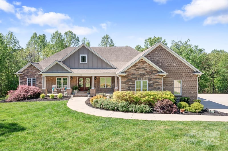 730 Oak Ridge Farms Cir #14, Newton, NC 28658