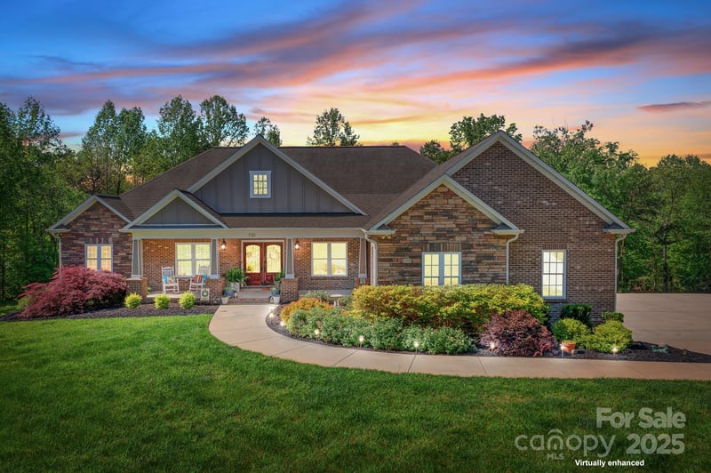 730 Oak Ridge Farms Cir #14, Newton, NC 28658