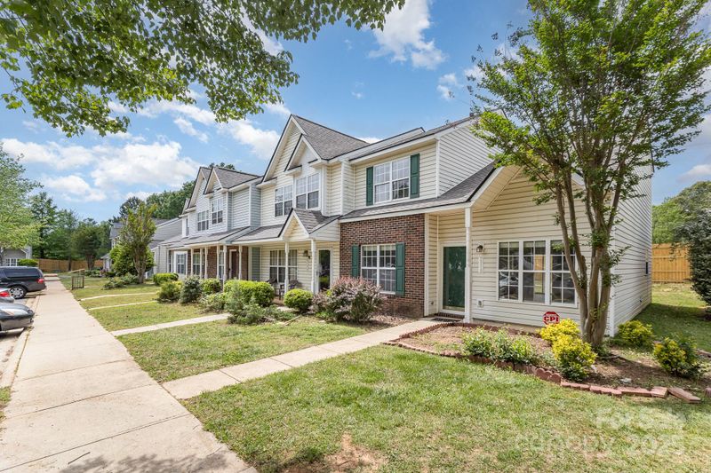 7718 Petrea Ln, Charlotte, NC 28227