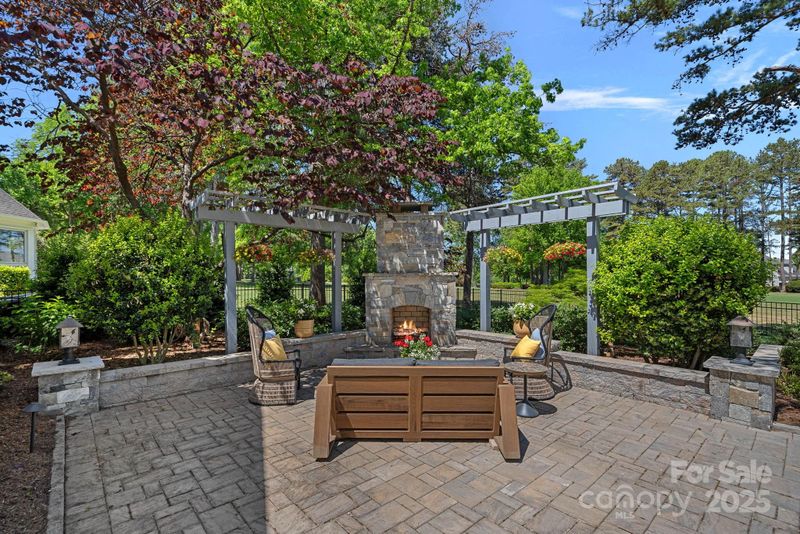 17924 River Ford Dr, Davidson, NC 28036