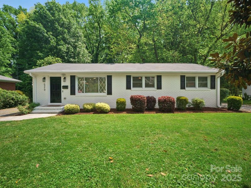 5219 Farmbrook Dr, Charlotte, NC 28210