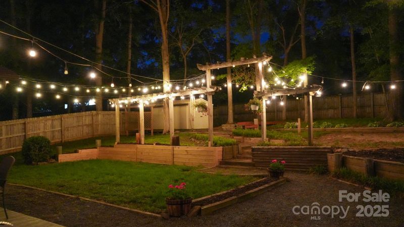7357 Elwood Dr, Charlotte, NC 28227
