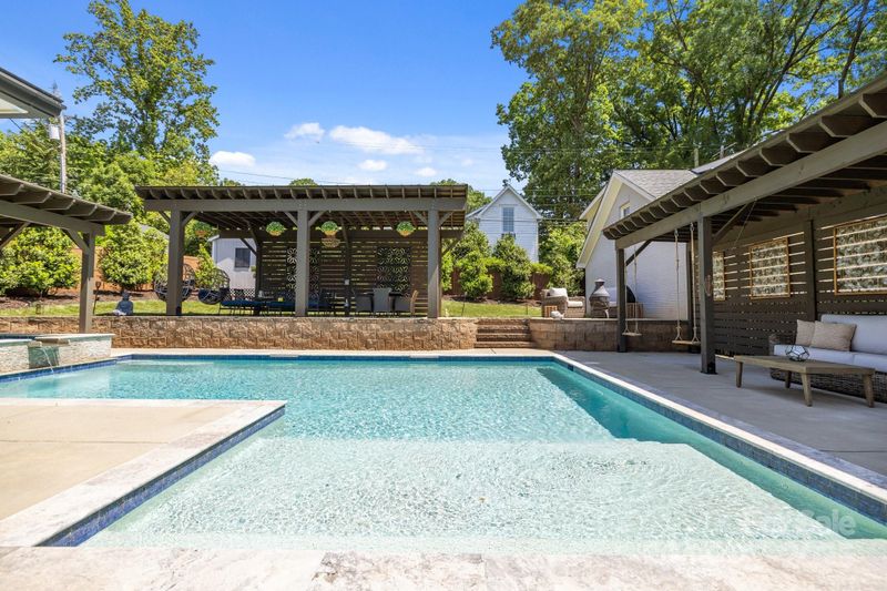 4147 Chelmsford Rd, Charlotte, NC 28211