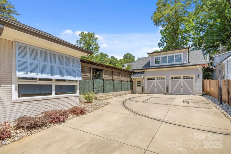 4147 Chelmsford Rd, Charlotte, NC 28211