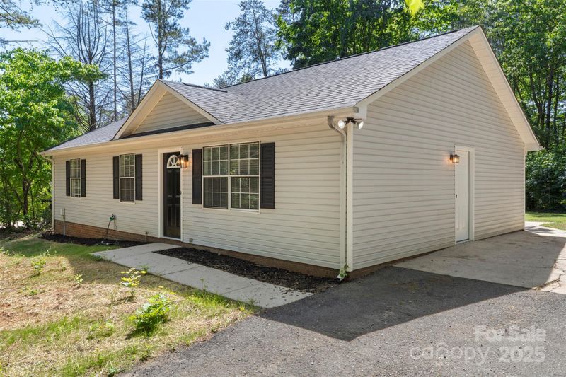7525 Cedarbrook Dr, Charlotte, NC 28215
