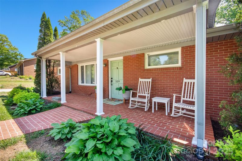 539 30th Ave NW, Hickory, NC 28601