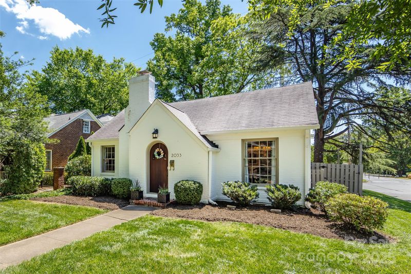 2033 Charlotte Dr, Charlotte, NC 28203