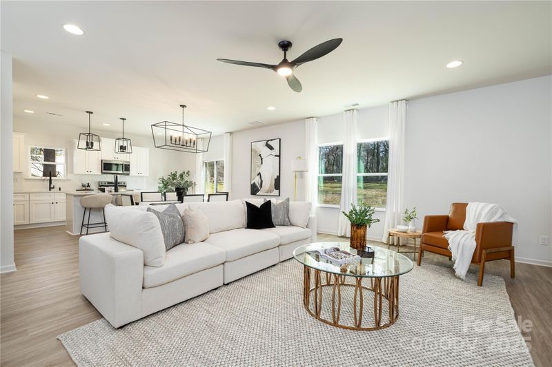 1604 Breezewood Dr, Charlotte, NC 28262