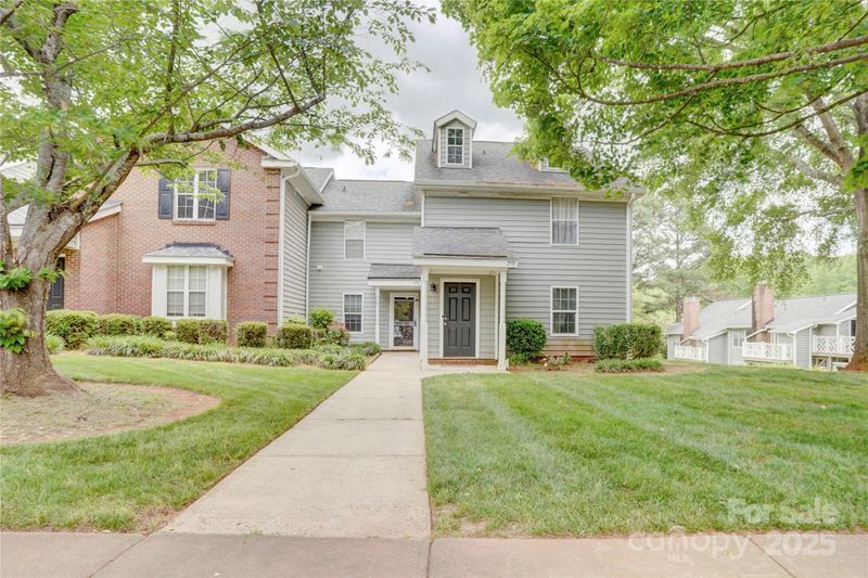 2916 Iron Gate Ln, Charlotte, NC 28212