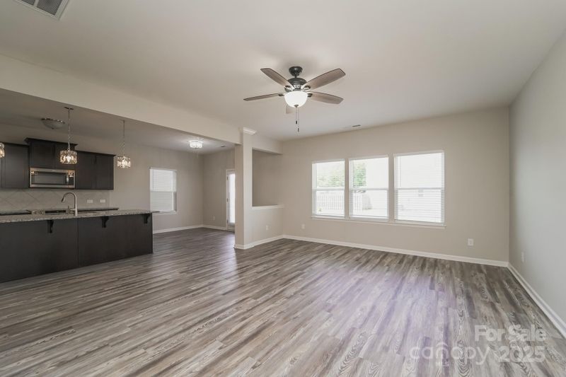 9127 Colwick Hill Ln, Charlotte, NC 28215