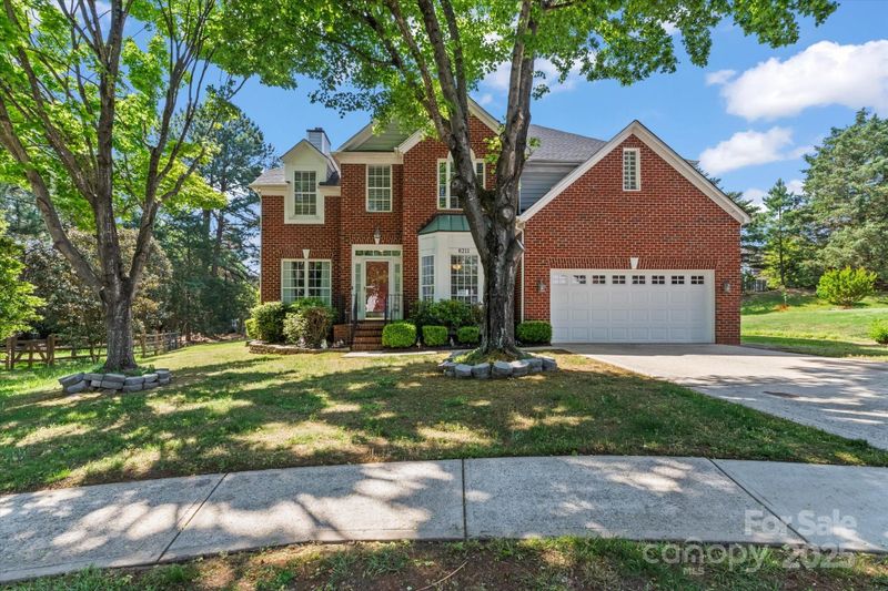 8211 Abbottsgate Ln, Charlotte, NC 28269