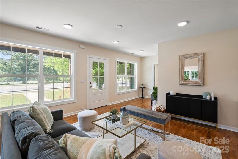 6034 Tuckaseegee Rd, Charlotte, NC 28208