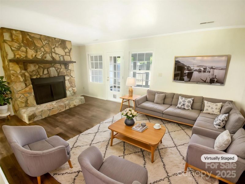 8049 Regent Park Ln, Charlotte, NC 28210